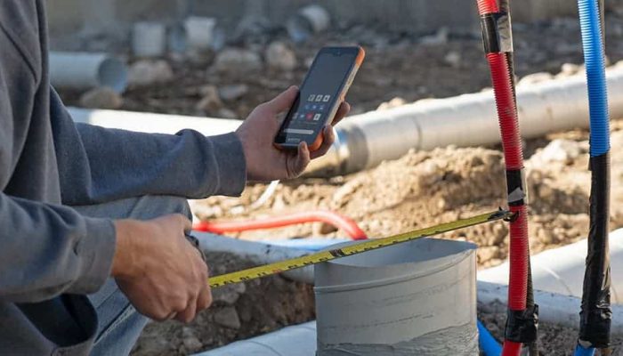 Utilisation d'un smartphone Archer 4 sur un chantier